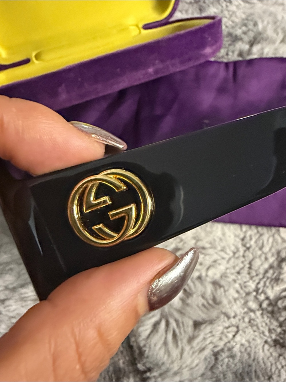Gucci Oversized Square Sunglasses in Black - Picture 4 of 13